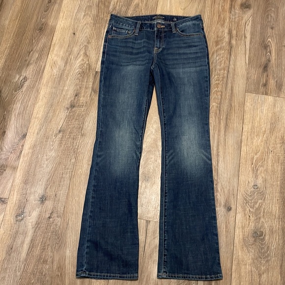 Lucky Brand Low Rise Lolita Boot Jean - Picture 9 of 11